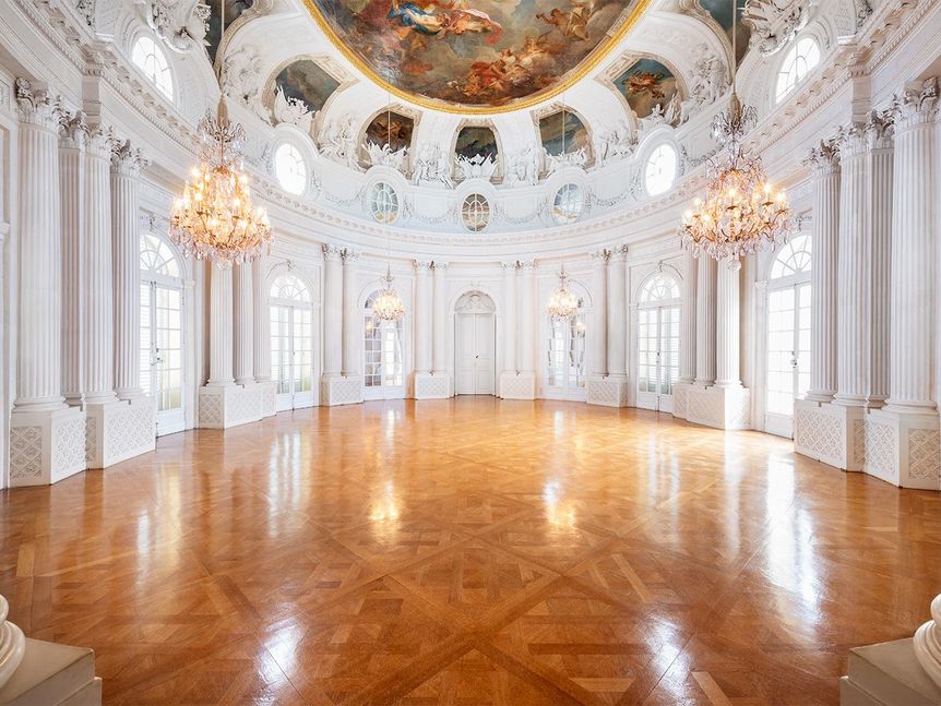 Foto: Staatliche Schlösser und Gärten Baden-Württemberg, Günther Bayerl Schloss Solitude, der weiße Saal