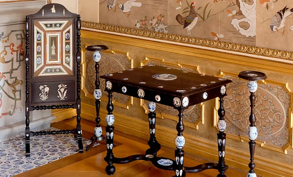 Favorite Rastatt, Privatzimmer des Markgrafen, indianischer Kaminschirm;